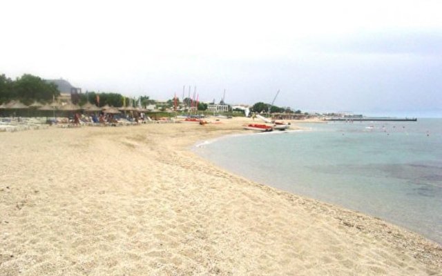 Aquis Bella Beach 15