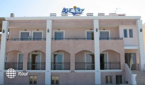 Blue Sky Hotel Apartments 17