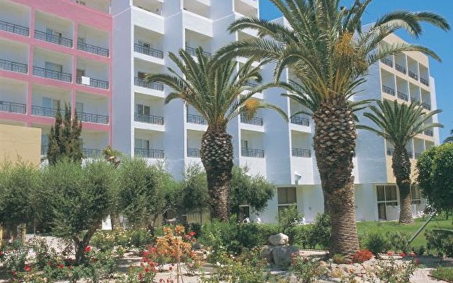 Doreta Beach Resort & Spa 5