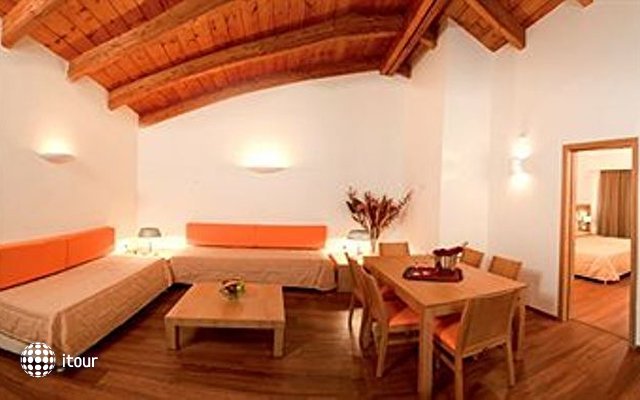 Villa Di Mare Luxury Suites 9