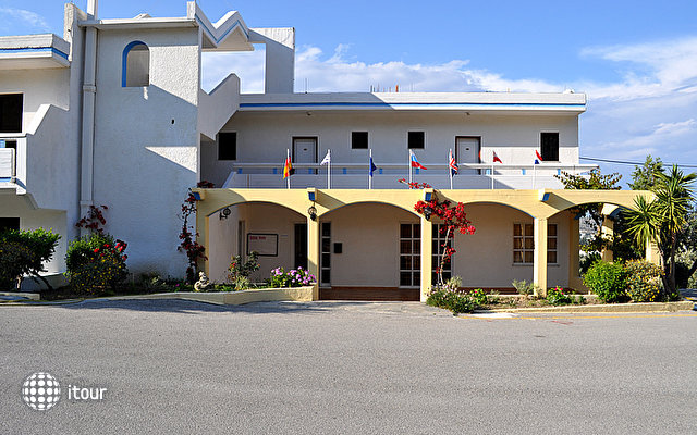 Karavos Hotel Apartments 15