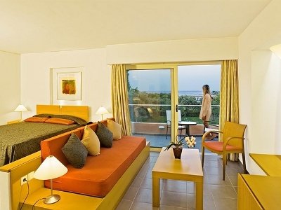 Eden Roc Resort Hotel & Bungalows 7