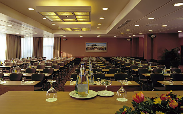 Holiday Inn Athens Airport Hotel 29