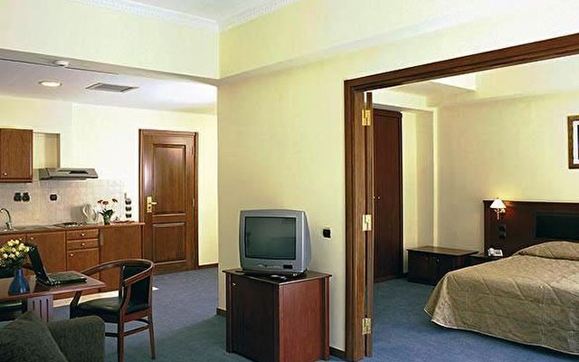 Ava Hotel Apartments & Suites 4