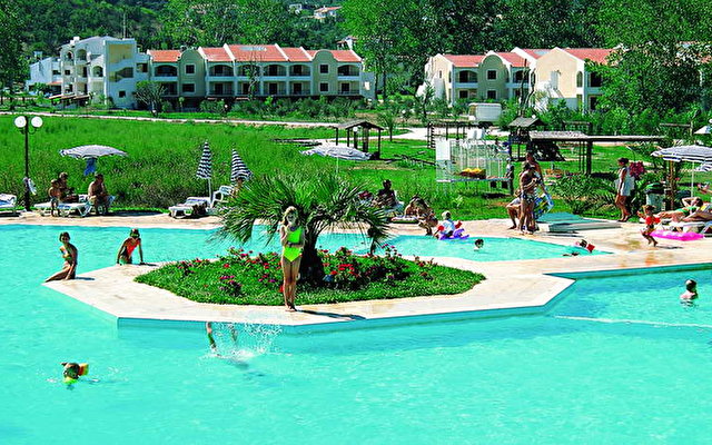 Gelina Village Hotel And Resort  13