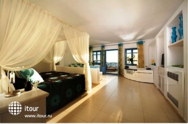 Absolute Bliss Imerovigli Suites 19