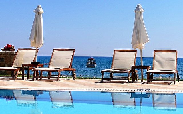 Mediterranean Beach Resort  4