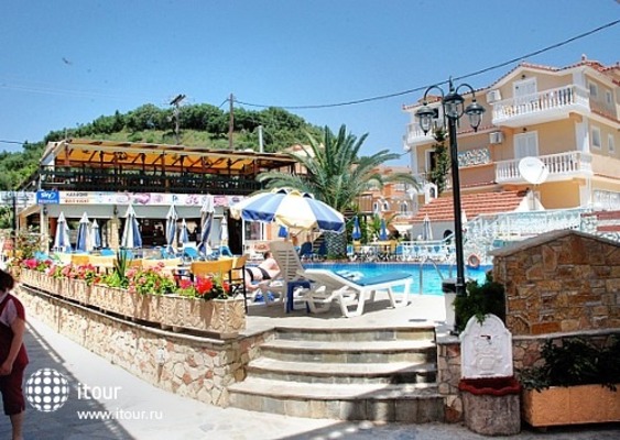 Planos Beach Hotel 9