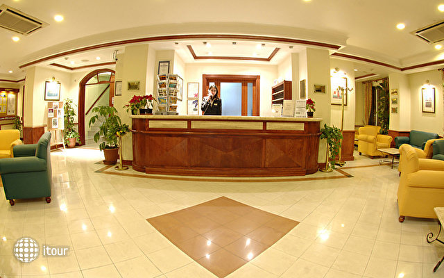 Plaza Hotel 33