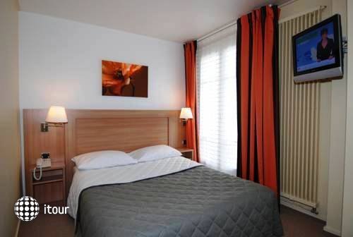 My Hotel In France Levallois 6
