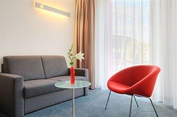 Hilton Garden Inn Stuttgart Neckarpark 12