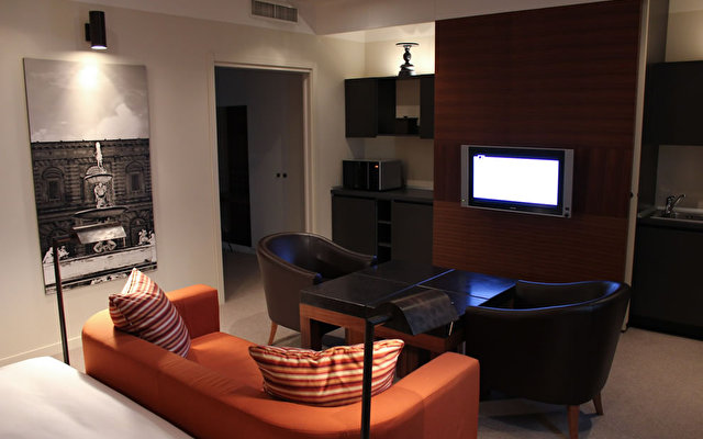 Milan Suite 14