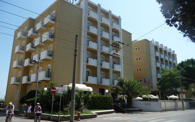 Suite Hotel Litoraneo 3