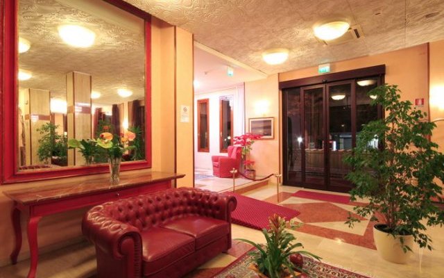 Suite Hotel Litoraneo 10
