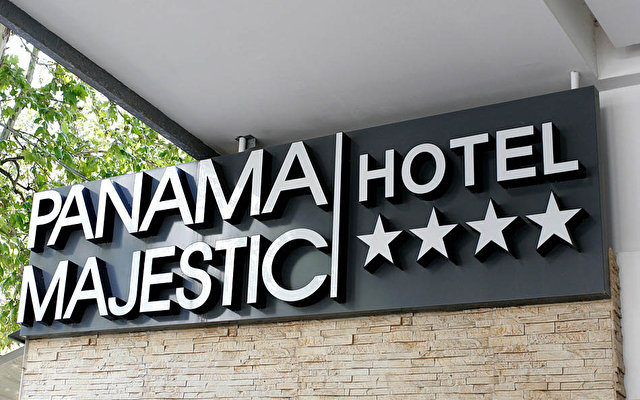 Panama Majestic 57