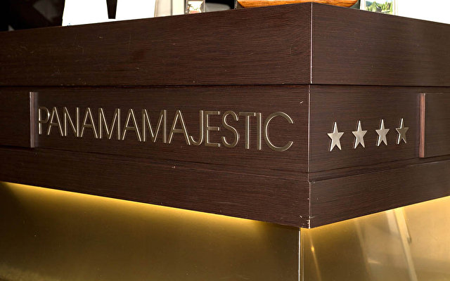 Panama Majestic 62