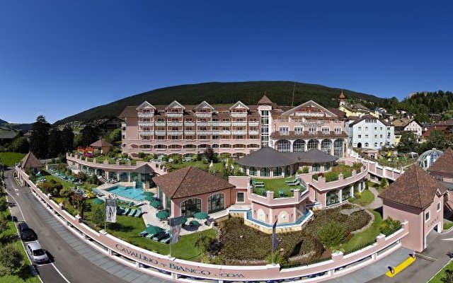 Cavallino Bianco Family Spa Grand Hotel 4