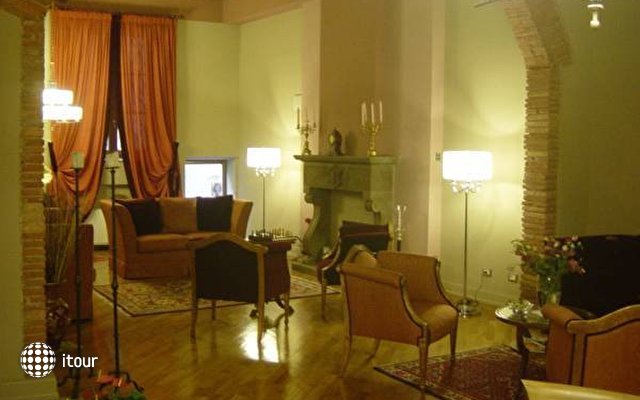 San Luca Palace 8