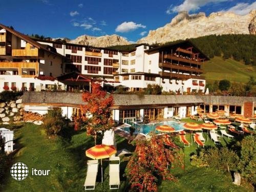 Fanes Dolomiti Wellness Hotel Alta Badia 1