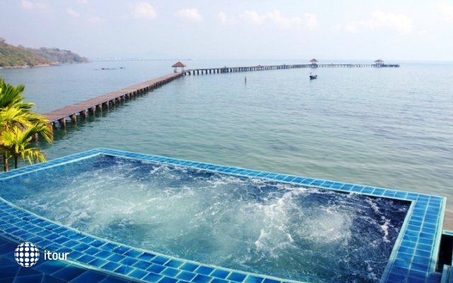 Rayong Resort Hotel 32
