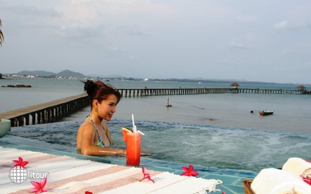 Rayong Resort Hotel 69