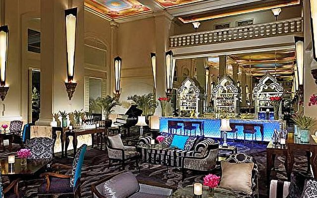 Four Seasons Hotel Bangkok 14