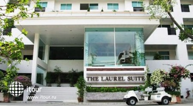 The Laurel Suite 6
