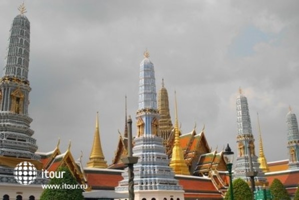 Radisson Suites Bangkok Sukhumvit 16