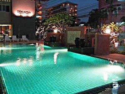 Crown Pattaya Beach Hotel 11