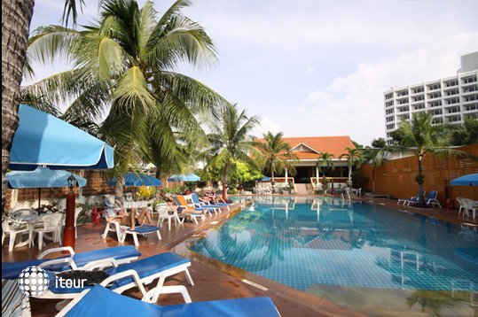 Twin Palms Resort 1