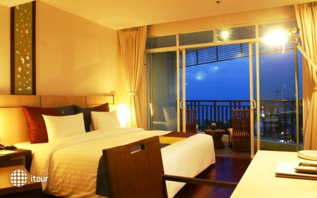 Pattaya Discovery Beach Hotel 12