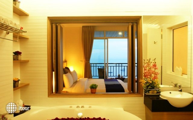 Pattaya Discovery Beach Hotel 16