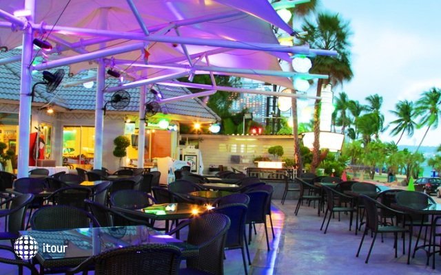 Pattaya Discovery Beach Hotel 27