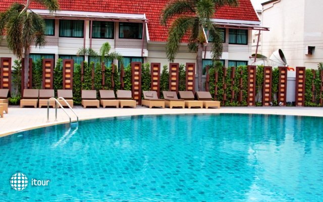 Pattaya Discovery Beach Hotel 38