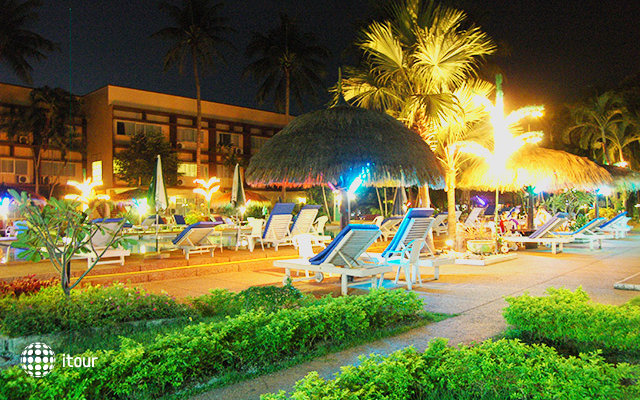 Basaya Beach Hotel & Resort 13