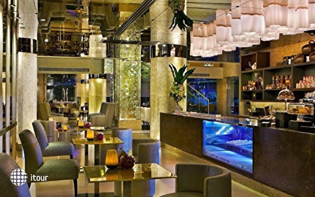 Centara Grand Phratamnak Resort Pattaya Hotel  9