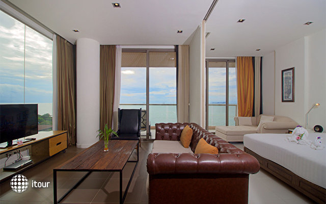 Pattaya Modus Beachfront Resort 8