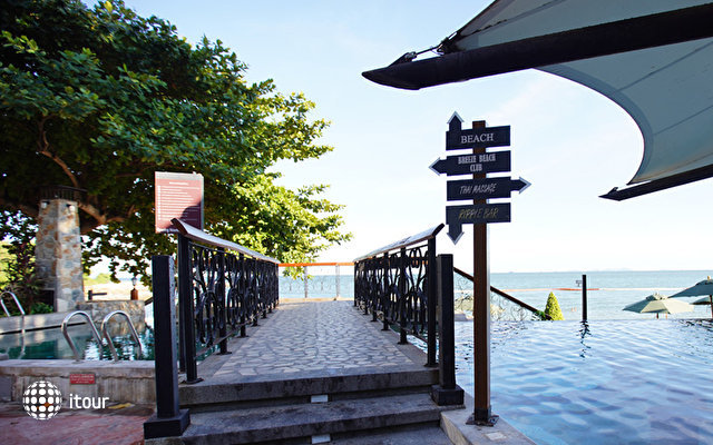 Pattaya Modus Beachfront Resort 29