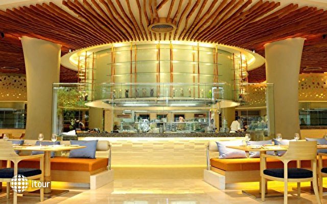 Renaissance Phuket Resort & Spa 43