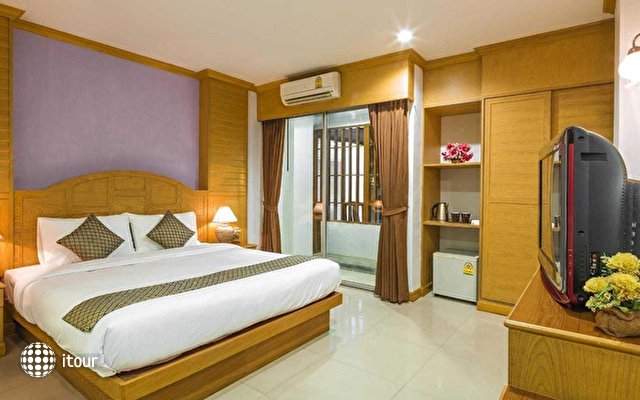 Azure Phuket Hotel 14
