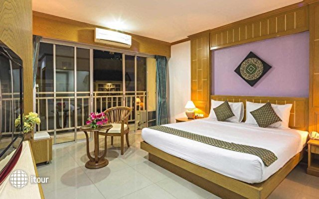 Azure Phuket Hotel 12