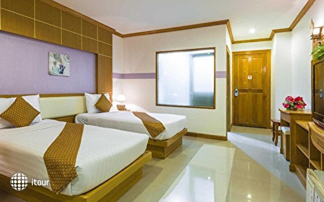 Azure Phuket Hotel 8