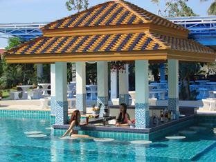 Chalong Beach Hotel & Spa 9