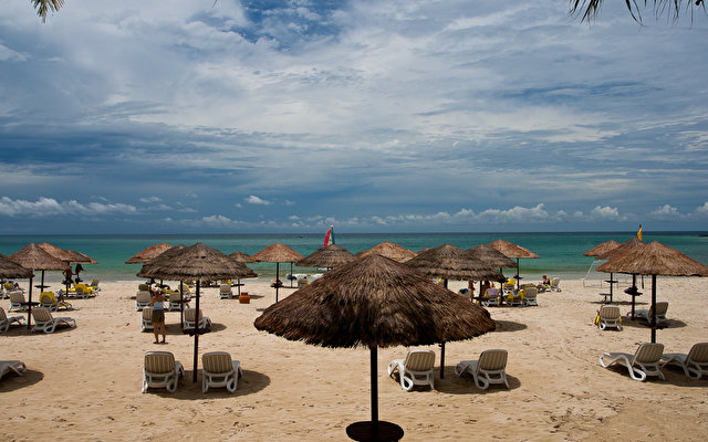 Le Meridien Phuket Beach Resort 7