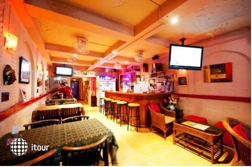 Karon Sunshine Guesthouse, Bar & Restaurant 21