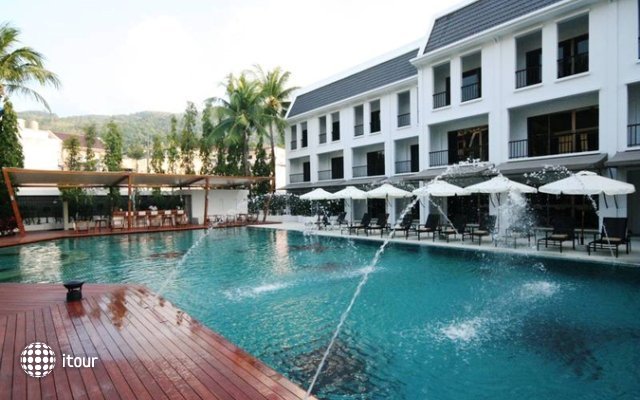 Centara Sawaddi Patong Resort Phuket 8