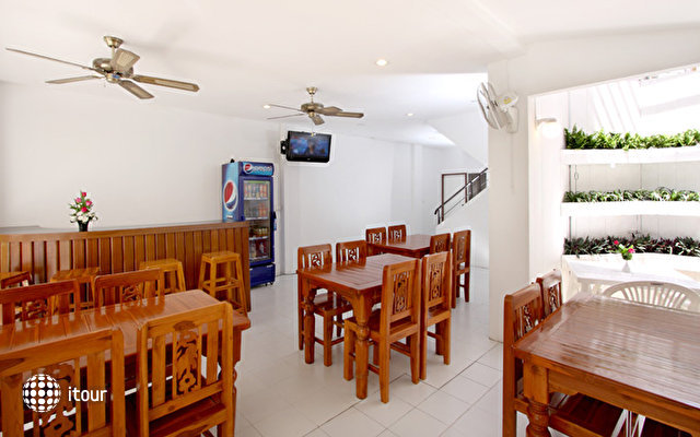 Patong Bay Inn 18