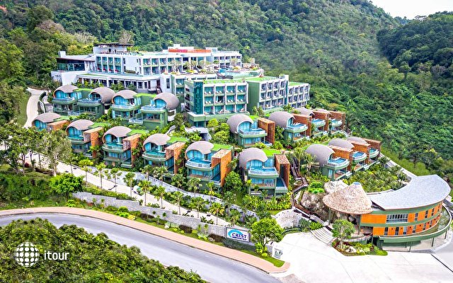 Crest Resort & Pool Villas Phuket 1