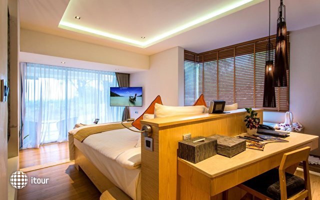 Crest Resort & Pool Villas Phuket 3
