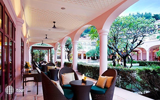 Centara Grand Beach Resort Phuket 33